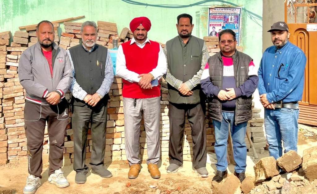 Kalakar Sangeet Sabha Nawanshahr helped the floodaffected family